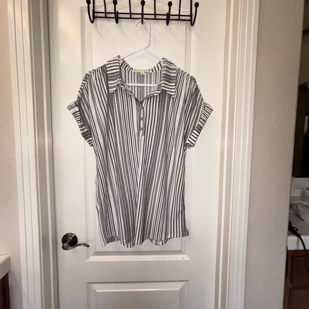 Striped Short-Sleeve Collar Tunic - Black & White